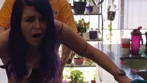 Hot Mommy milf′s stuck washing up while hunk has wild plans – american hot mom – PornMood