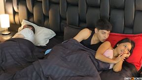 Stepsis seduces dad — sharing bed for behind-the-back threesomes 2.5M Views – Pornmood