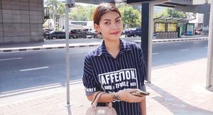 John picks up Asian Woman waiting for Tuk-tuk – Pornmood