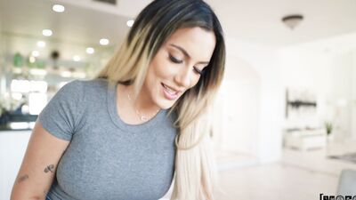 Kenia Music Latina Milf – Pornmood