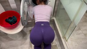 An Everyday life of an asshole milf / A real case when it really freezes… – american hot mom – PornMood