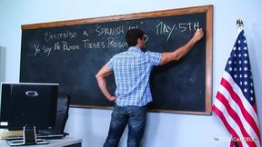 उसके शिक्षण में बाधा डालने के लिए सींग का गोरा मोटे तौर पर हो जाता है – Pornmood