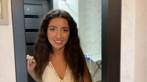 अगले दरवाजे वाली लड़की मेरे घर में घुस गई, अपनी पैंटी उतार दी और … – Pornmood