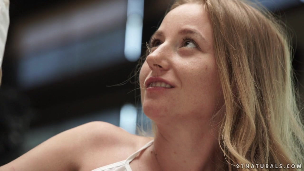 Lovely Girl Tries Butt Sex For A First Time – Pornmood